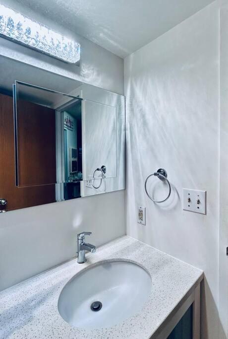 Cozy One Bedroom Suite Downtown Vancouver Luaran gambar